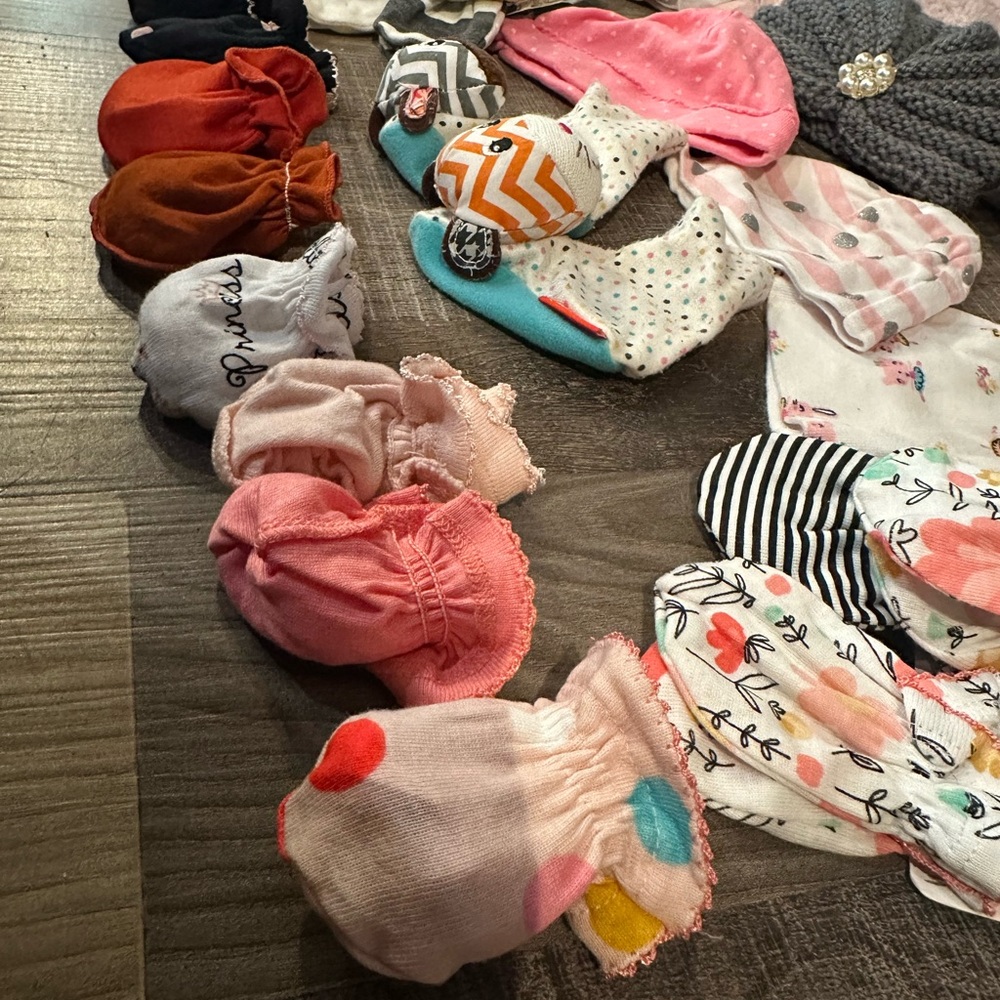 Assorted Baby Hats Collection - Picture 10 of 10
